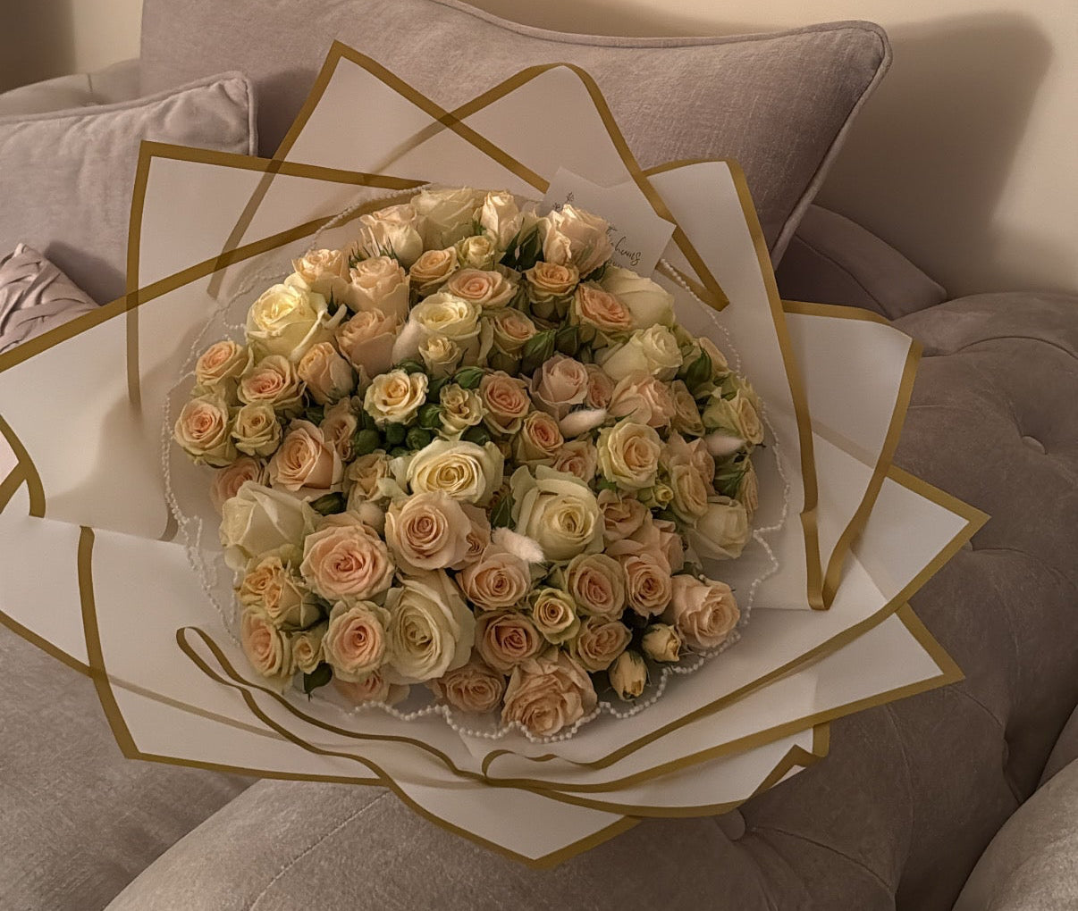 Beige and white mixed large bouquet