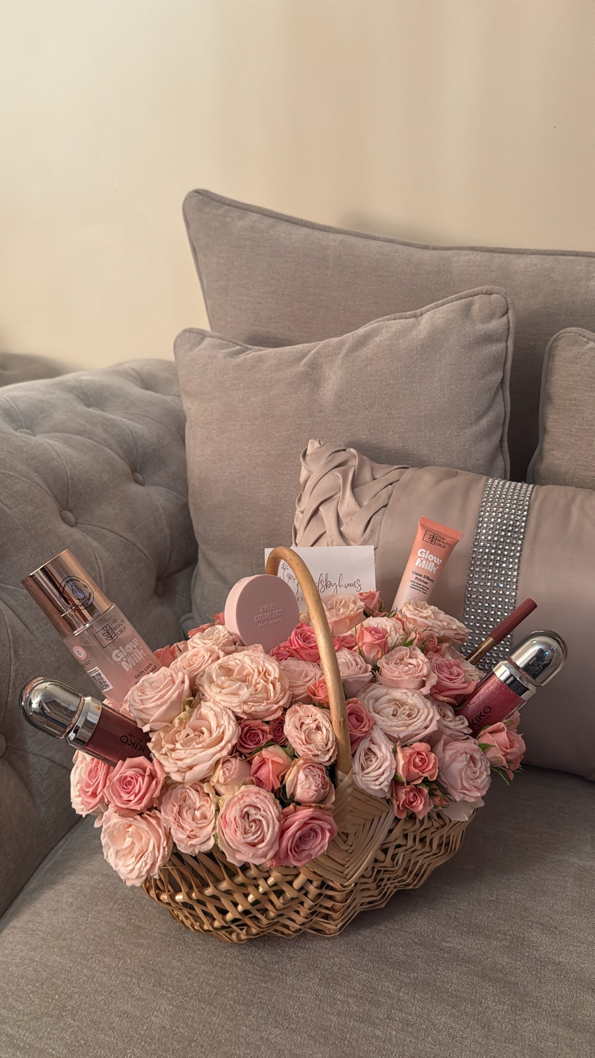 Makeup bloom basket