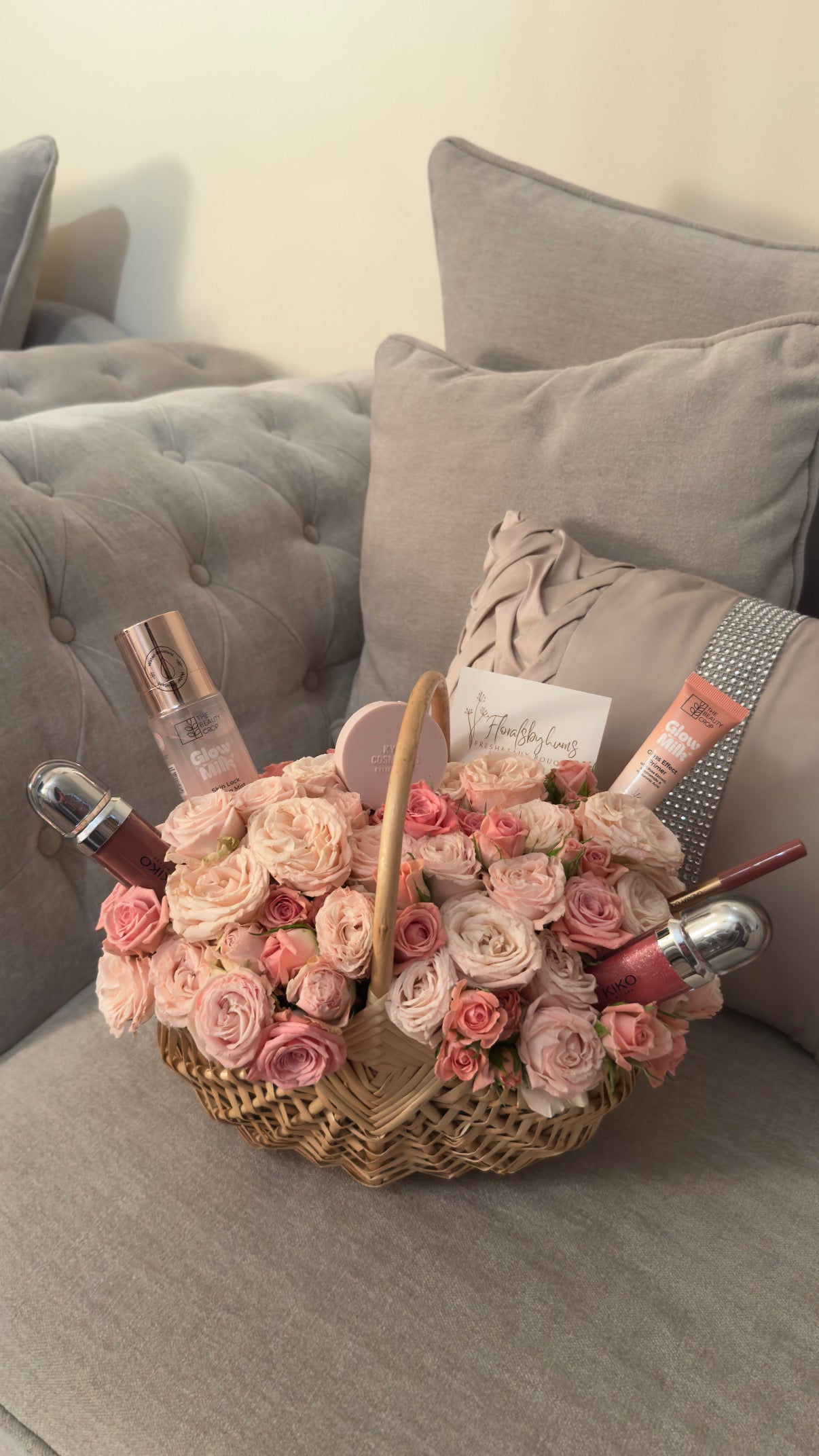 Makeup bloom basket